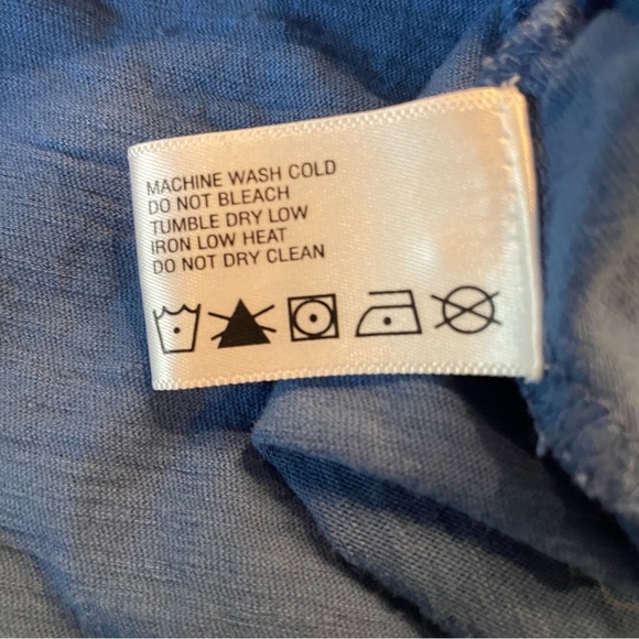 Orvis Blue v-neck button down Women's Top royal blue size small 100% cotton - Picture 7 of 7